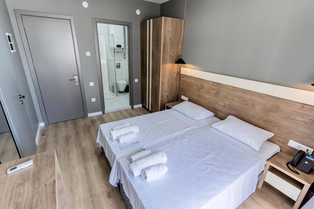 Boulevard Apartments Batumi Exterior foto
